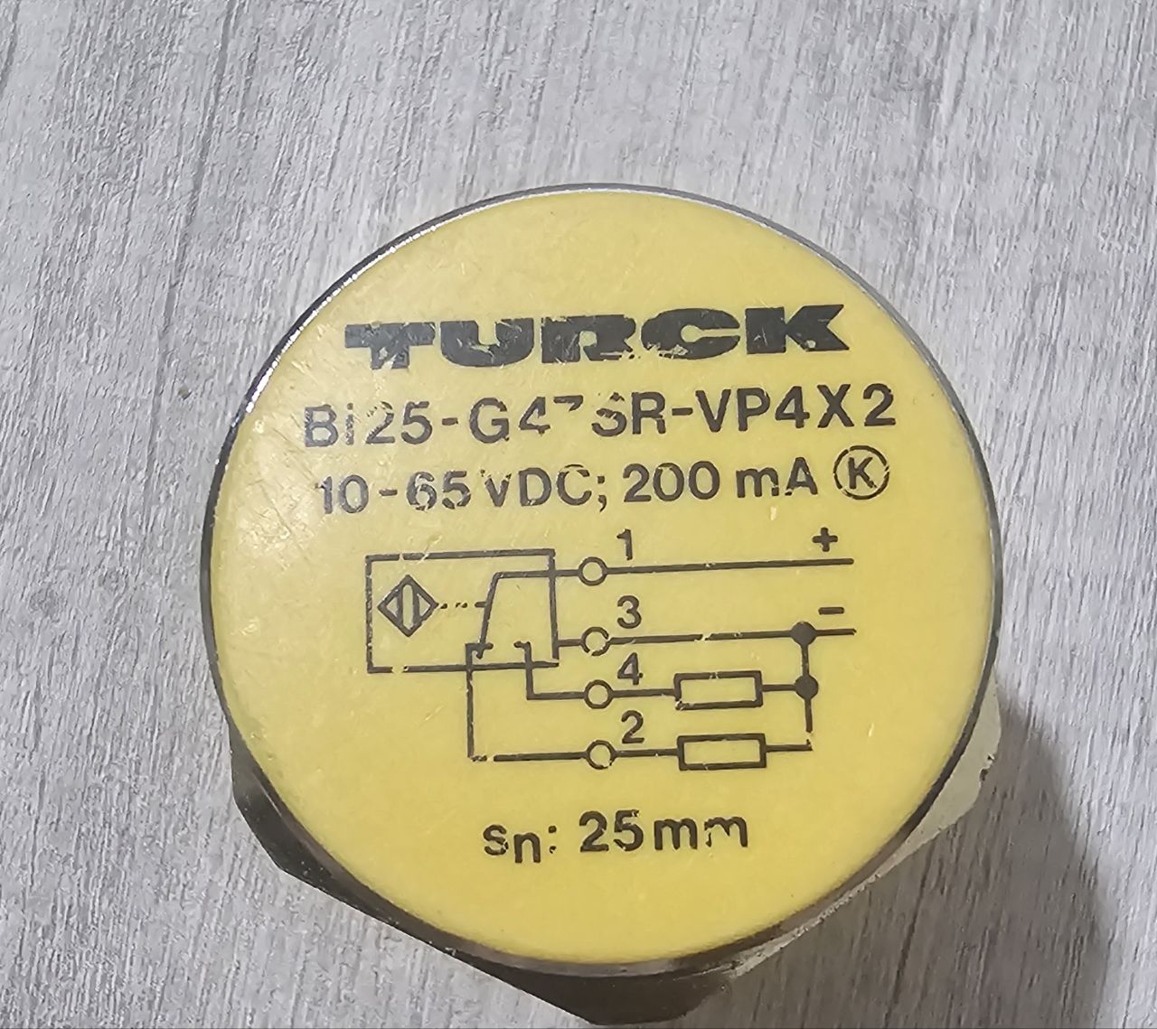 سنسور turck bi25-g47sr-vp4x2