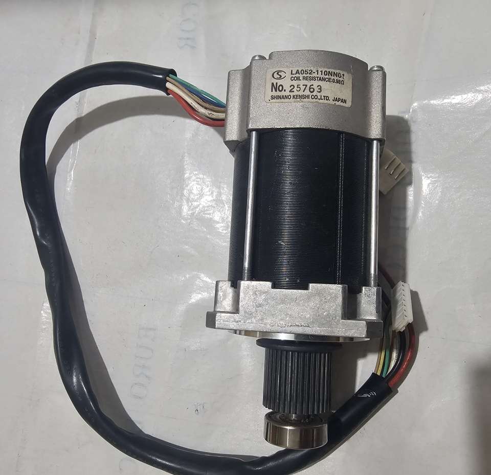 موتور  LA052-110NN01